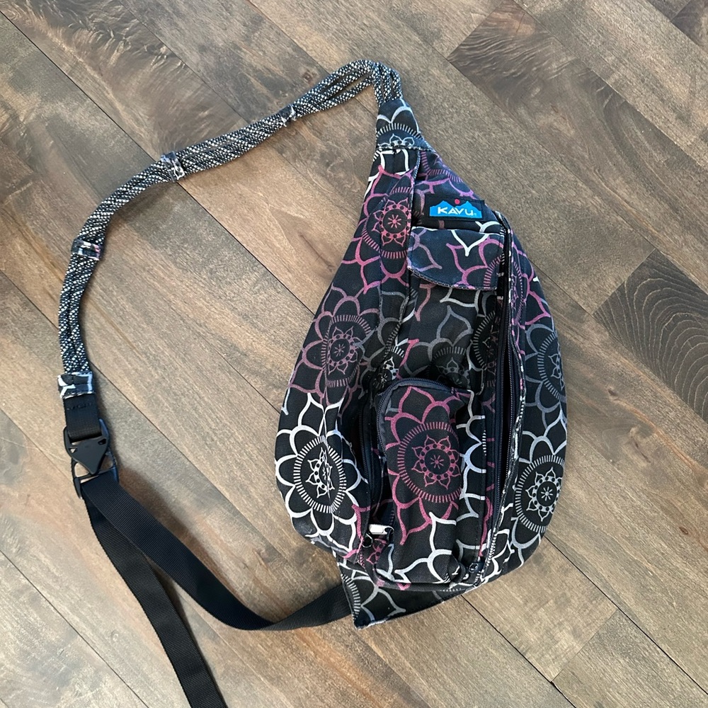 Kavu cross body bag. Very gently used!